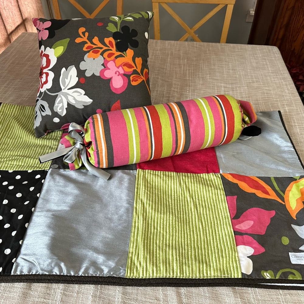Crib bedding